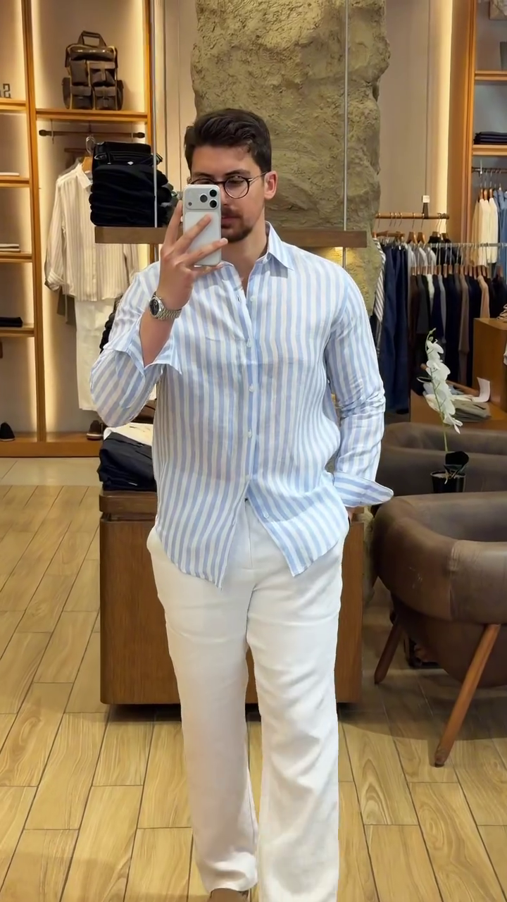Men Vertical Striped Spread Collar Pure Cotton Casual Shirt