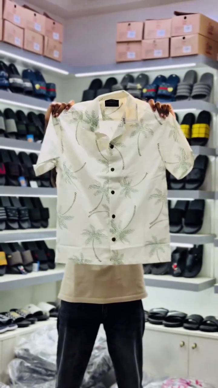 Men Floral Casual Shirt - Image 4