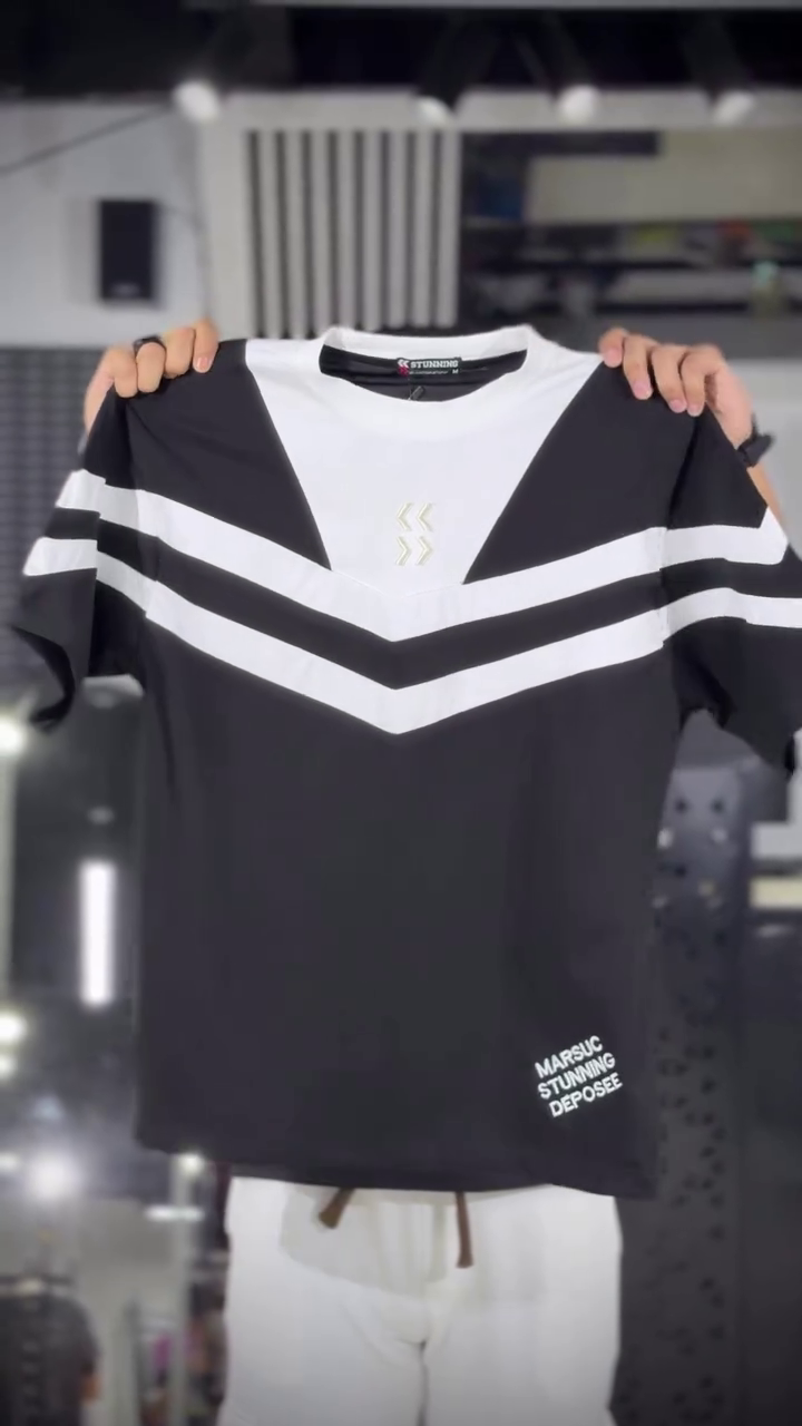 Black & White Varsity 13 Printed Raglan Sleeves Oversized T-shirt - Image 3