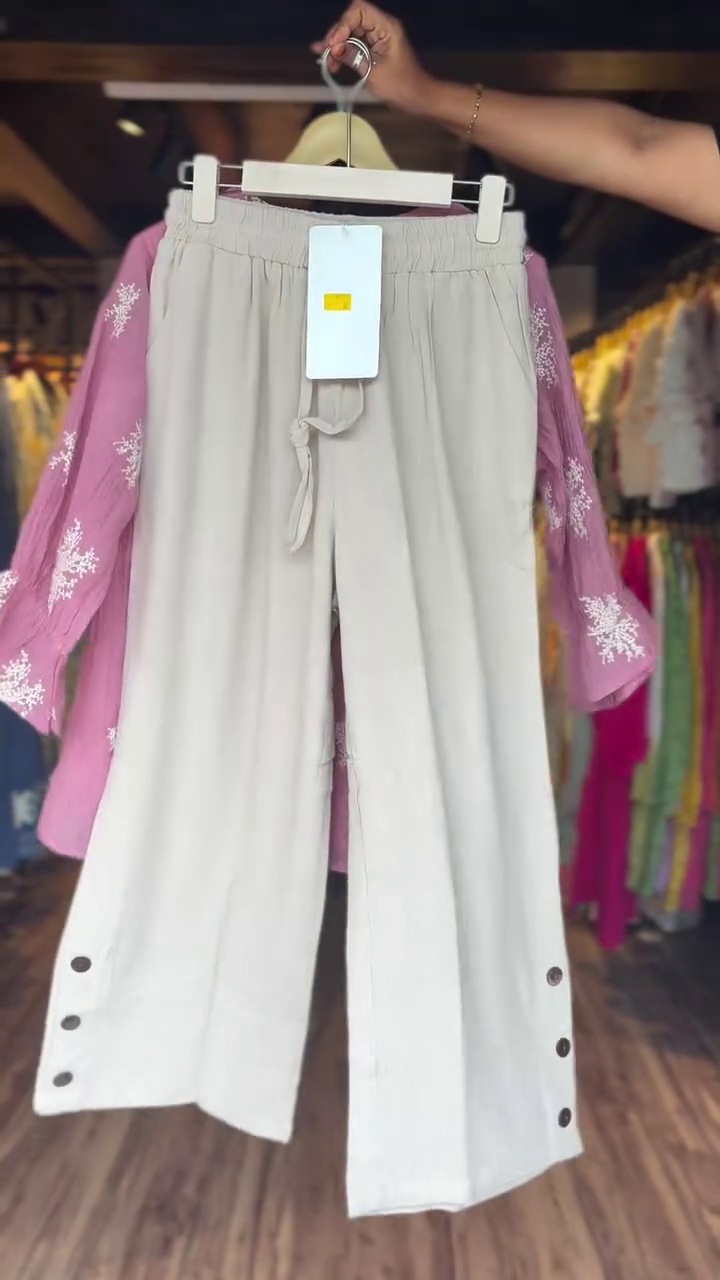 Women Pink Kurta Sets - Image 4